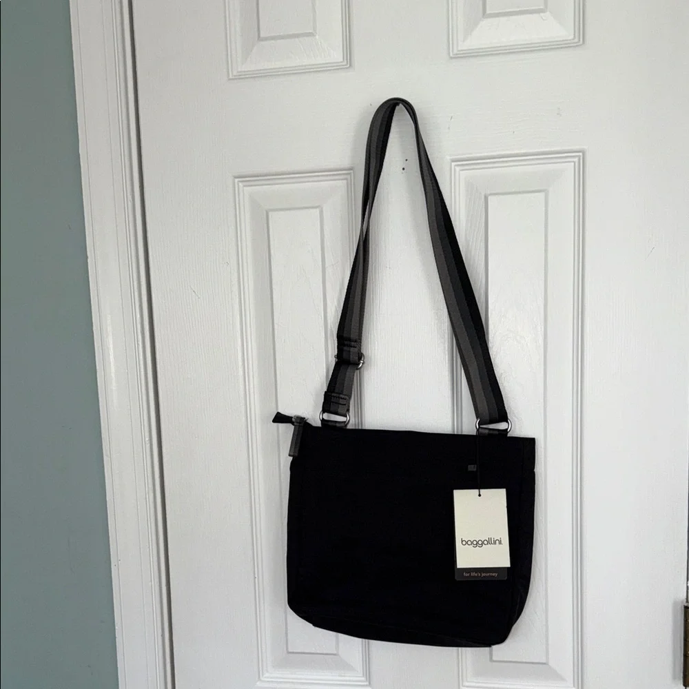 Baggallini Black Crossbody Bag